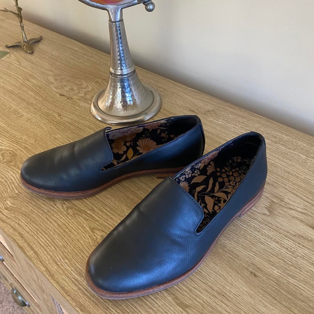 ✨ Excellent Like-New Black B.O.C. Born Concept Becca Loafers – Size 7 ✨